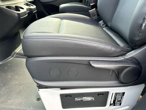 Used 2025 Mercedes-Benz Sprinter 2500 image 17