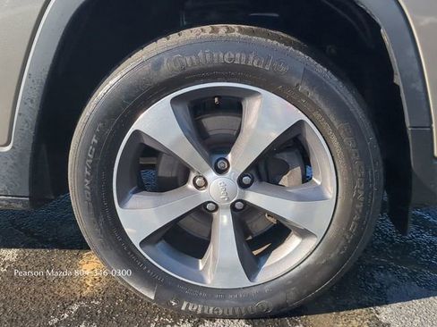 Used 2019 Jeep Cherokee Limited image 11