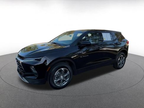Used 2025 Chevrolet Blazer LT FWD image 7