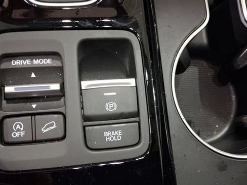 Used 2025 Honda Pilot Touring image 38