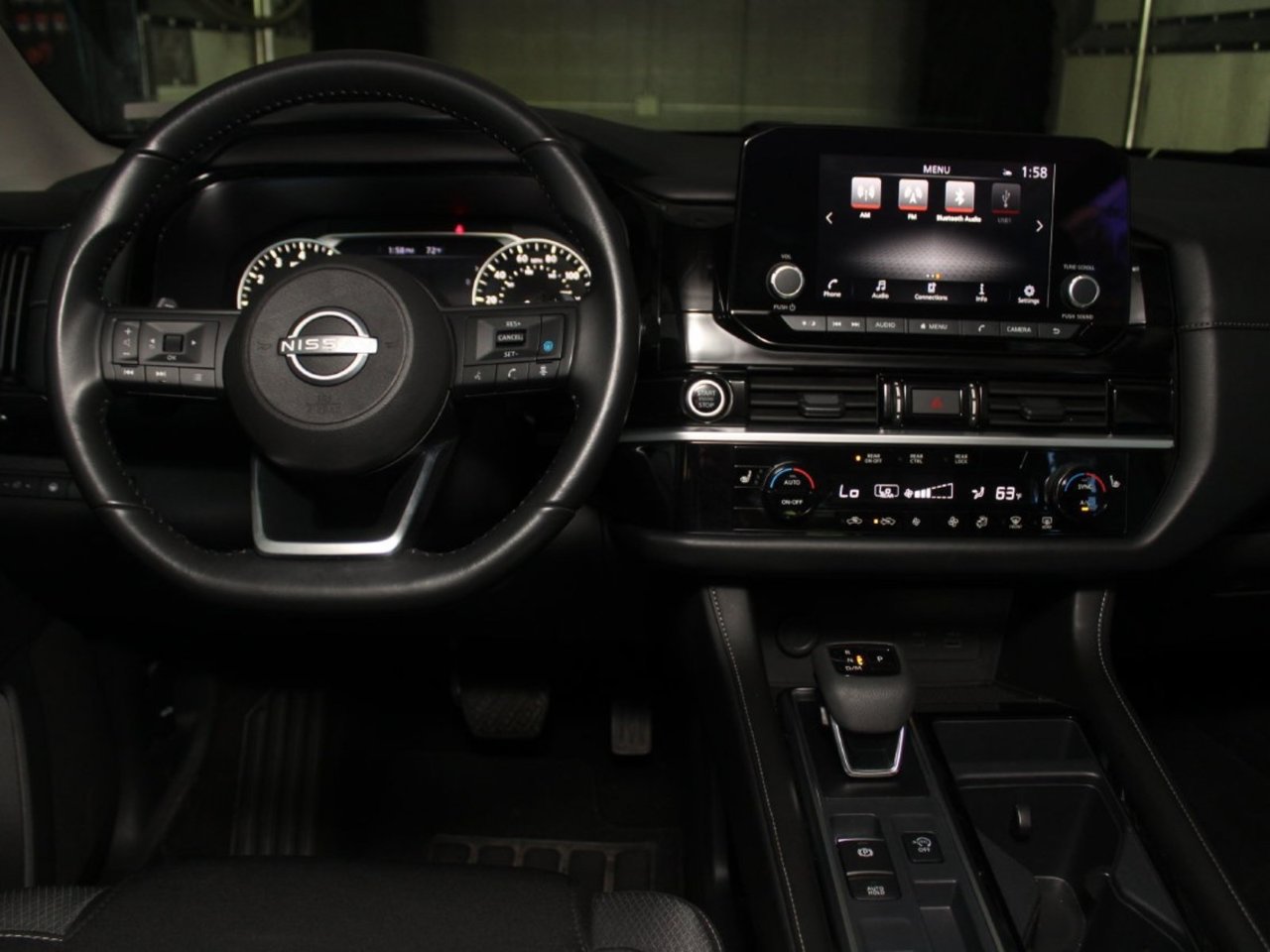 Used 2024 Nissan Pathfinder SV FWD image 33