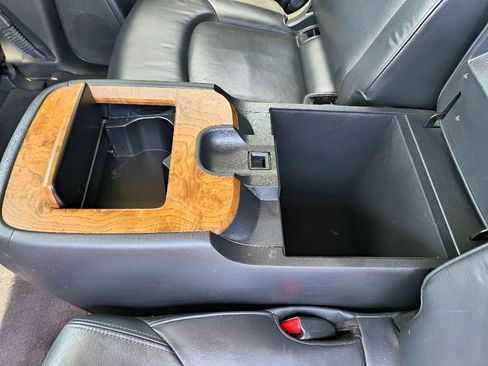 Used 2021 Nissan Armada SL w/ Captain's Chairs Package RWD image 28