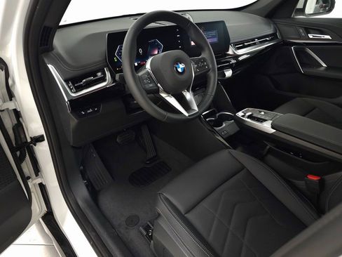 Used 2025 BMW X1 xDrive28i w/ Convenience Package image 11