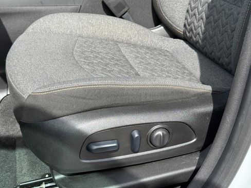 Used 2024 Chevrolet Equinox LT image 23