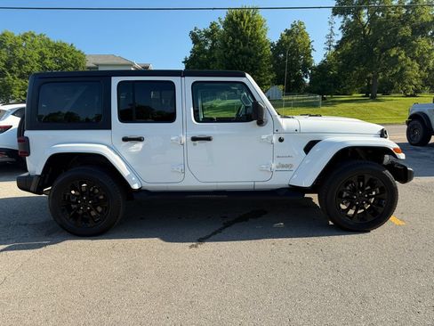 Used 2023 Jeep Wrangler Unlimited Sahara AWD/4WD image 4