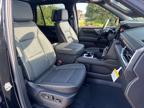 New 2026 GMC Yukon Elevation w/ Elevation Premium Package AWD/4WD image 10