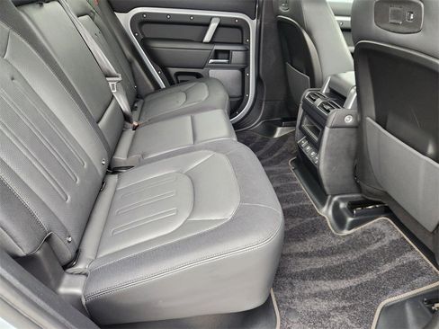 Used 2022 Land Rover Defender 110 X-Dynamic HSE image 31