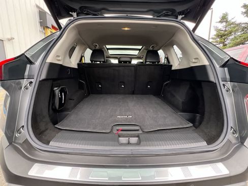 Used 2021 Nissan Rogue SV w/ Premium Package FWD image 25
