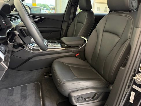 Used 2025 Audi Q7 2.0T Premium Plus w/ Premium Plus Package AWD/4WD image 11
