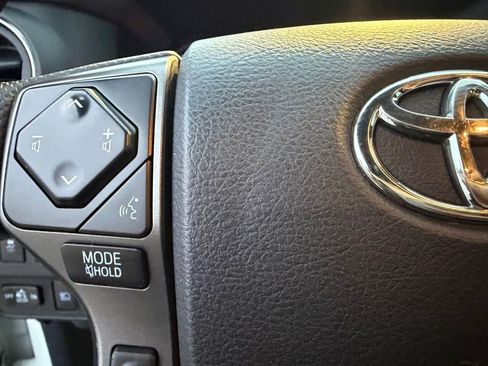 Used 2023 Toyota Tacoma TRD Off-Road w/ Technology Package AWD/4WD image 21