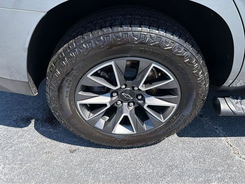 Used 2023 Chevrolet Tahoe Z71 w/ Luxury Package AWD/4WD image 44