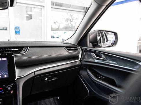 Used 2021 Jeep Grand Cherokee L Laredo w/ Luxury Tech Group I image 39