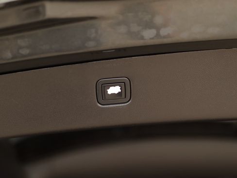Used 2020 Chevrolet Blazer LT FWD image 27