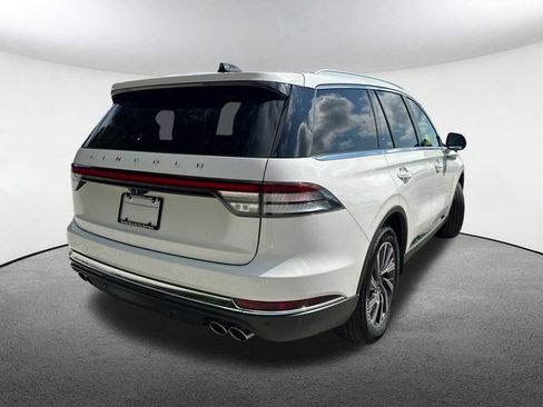 Used 2025 Lincoln Aviator AWD image 14