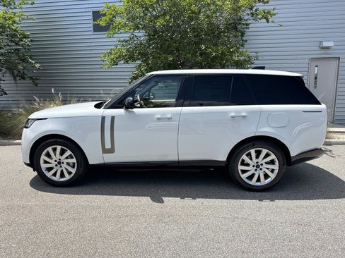 New 2026 Land Rover Range Rover SE AWD/4WD image 2