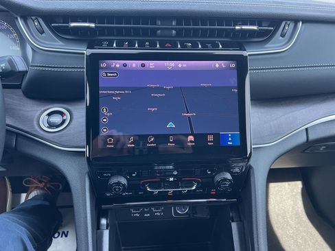 New 2025 Jeep Grand Cherokee L Limited w/ Trailer Tow Package image 34