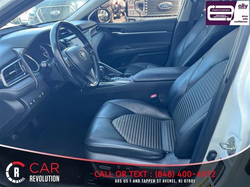Used 2019 Toyota Camry SE FWD image 10