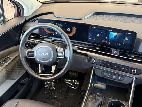 Used 2026 Kia Carnival FWD image 37