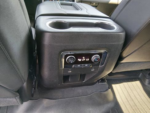 Used 2021 Chevrolet Suburban LT AWD/4WD image 12