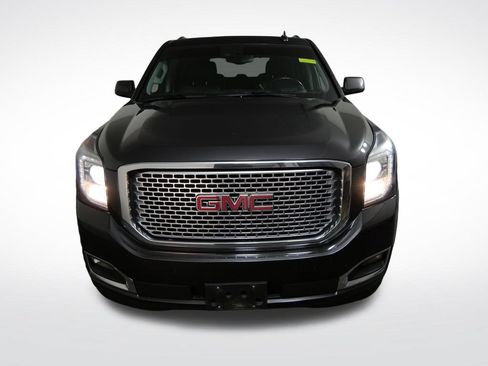 Used 2017 GMC Yukon Denali w/ Open Road Package AWD/4WD image 9