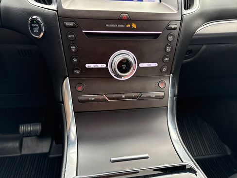 Used 2019 Ford Edge Titanium w/ Cold Weather Package image 29