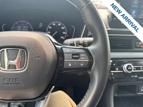 Used 2024 Honda Pilot Touring image 23