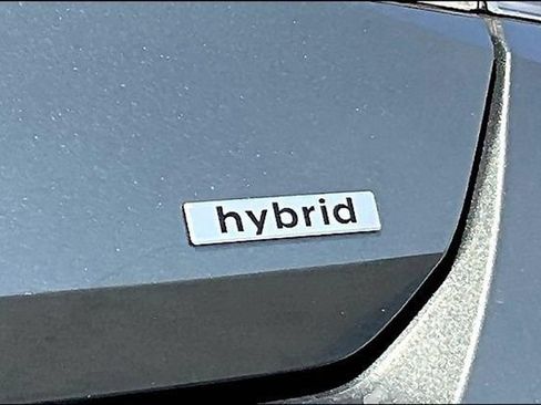 Used 2025 Hyundai Elantra Limited FWD image 24