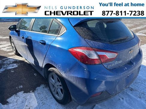 Used 2017 Chevrolet Cruze LT image 4