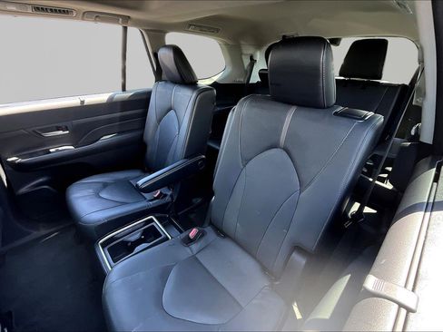 Used 2024 Toyota Grand Highlander AWD image 22