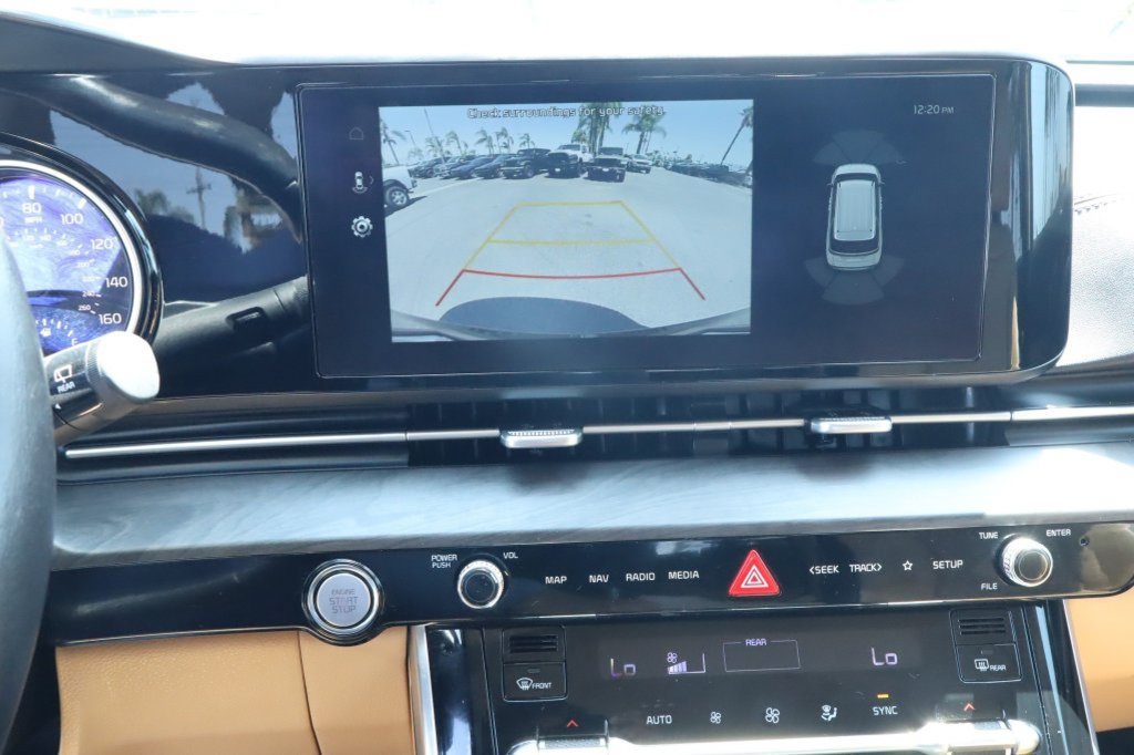 Used 2024 Kia Carnival EX FWD image 25