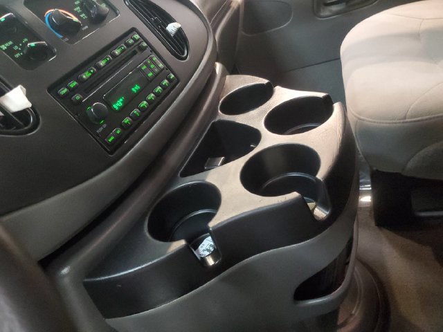 Used 2008 Ford E-350 and Econoline 350 XLT RWD image 26