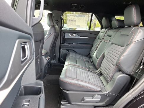 New 2026 Ford Explorer ST-Line w/ ST-Line Street Pack AWD/4WD image 6