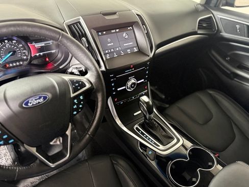 Used 2018 Ford Edge Titanium w/ Cold Weather Package AWD/4WD image 17