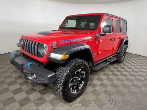 Used 2024 Jeep Wrangler Unlimited Rubicon 4xe w/ Technology Group AWD/4WD image 14