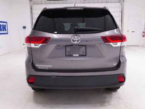 Used 2019 Toyota Highlander SE FWD image 31
