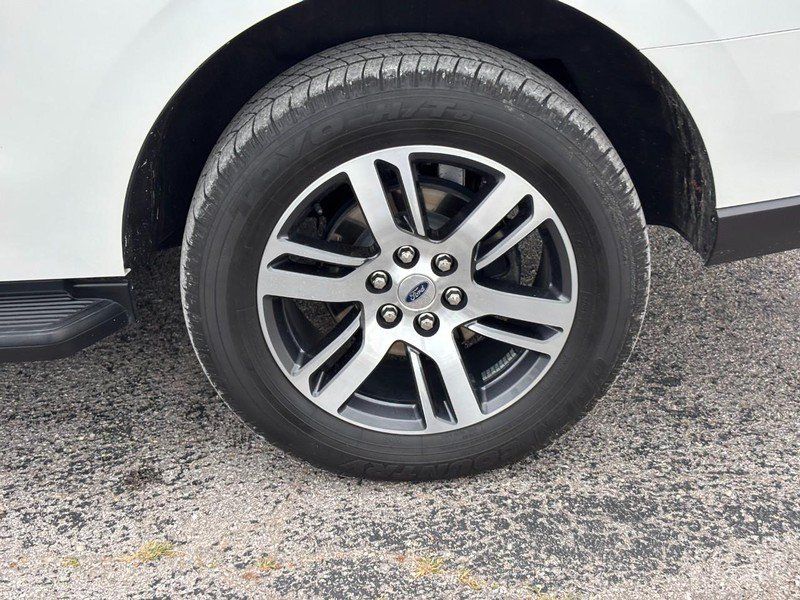 Used 2024 Ford Expedition XLT AWD/4WD image 12
