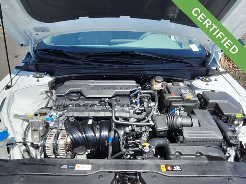Used 2025 Hyundai Elantra Sport FWD image 13