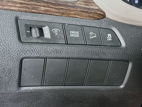 Used 2017 Hyundai Santa Fe Sport FWD image 17