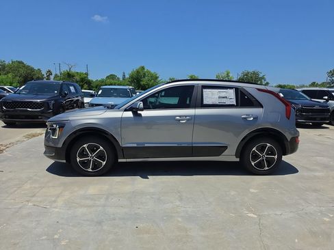 New 2026 Kia Niro FWD image 5