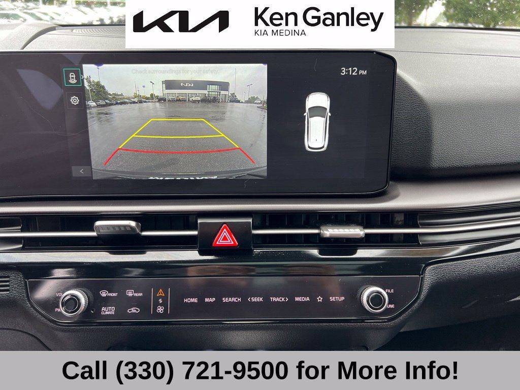 Certified 2026 Kia Sportage EX w/ EX Panorama Roof Package FWD image 36
