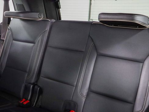 Used 2023 GMC Yukon SLT image 29