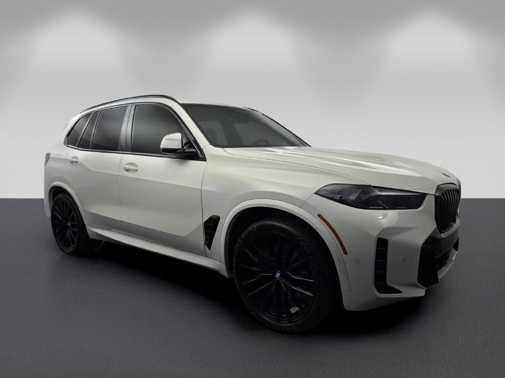 Used 2024 BMW X5 xDrive40i w/ M Sport Package AWD/4WD image 1