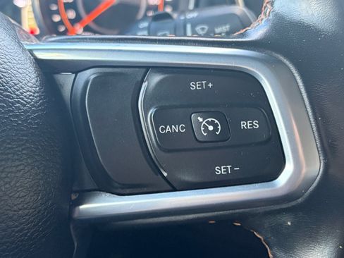 Used 2021 Jeep Wrangler Unlimited Sahara AWD/4WD image 18