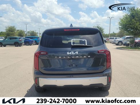 Used 2024 Kia Telluride LX FWD image 5