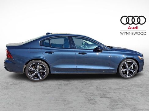 Used 2024 Volvo S60 B5 Plus AWD/4WD image 7
