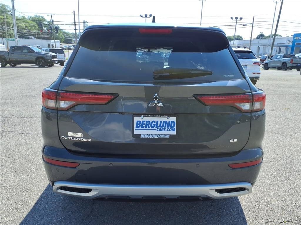 Used 2024 Mitsubishi Outlander SE AWD/4WD image 5