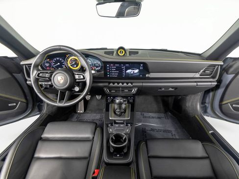 Certified 2023 Porsche 911 Targa 4 GTS AWD/4WD image 35