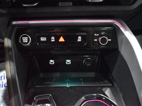 Used 2025 Audi Q5 Premium Plus w/ Premium Plus AWD/4WD image 14