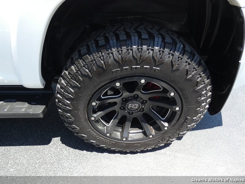 Used 2020 Toyota 4Runner SR5 AWD/4WD image 19