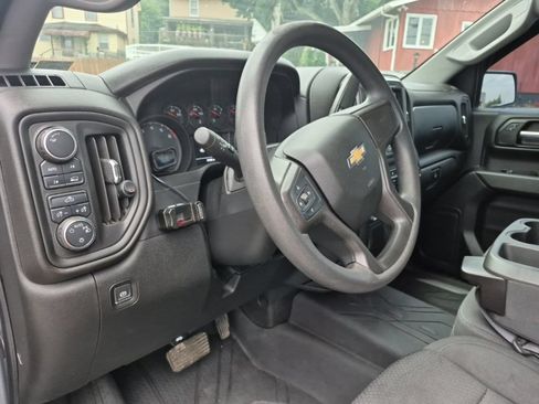 Used 2020 Chevrolet Silverado 1500 Custom w/ Custom Value Package AWD/4WD image 10